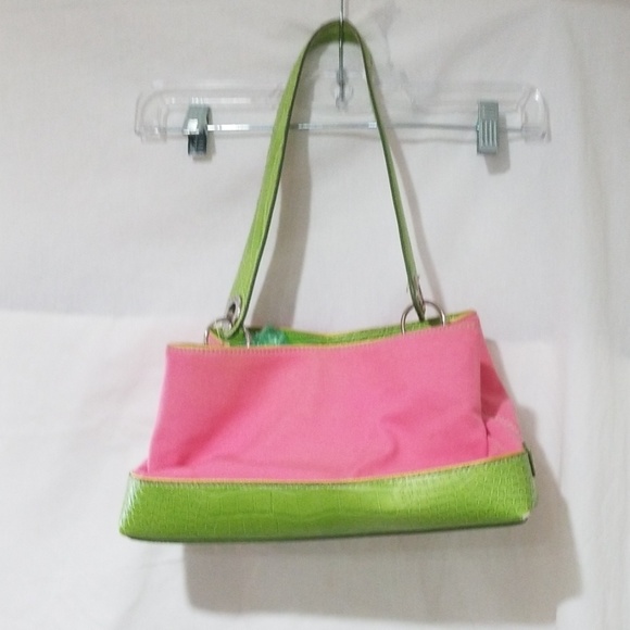 Tommy Hilfiger Handbags - Tommy Hilfiger Purse